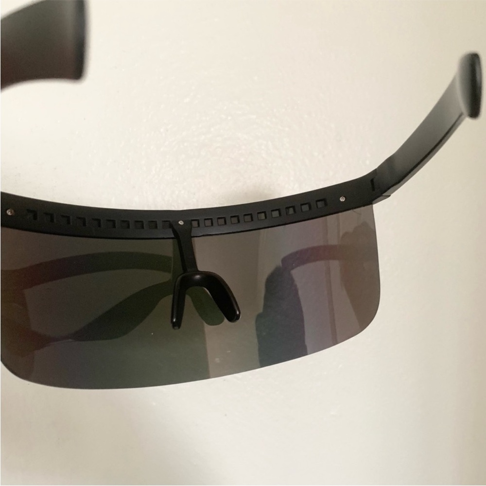 Mirrored Rainbow Shield Visor Sunglasses - Picture 4 of 5